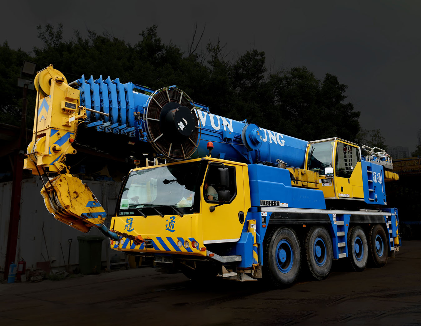 100噸吊機 LTM1100-4.1 Bver